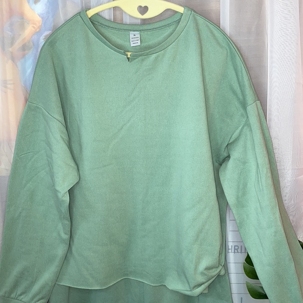 Simple Comfortable Set!!! - Picture 3 of 4